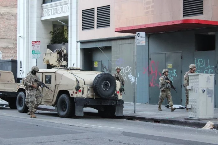 (PHOTO) Riots and looting in downtown Los Angeles; National Guard - USA, America, Disorder, Riot, Army, National Guard, Black people, Longpost, Death of George Floyd