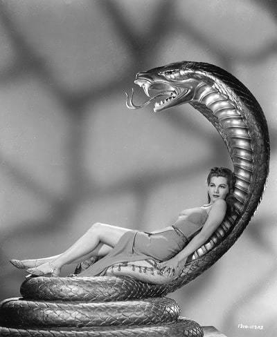 Throne of the Golden Cobra - USA, 1940, Hollywood, Scene from the movie, Female, Actors and actresses, Black and white photo, Women