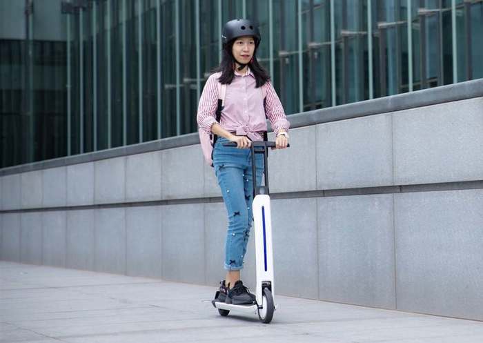 Segway Ninebot начинает продажи своего футуристического электрического самоката стоимостью $ 569 Ninebot, Электросамокат, Самокат, Новинки, Гифка, Длиннопост