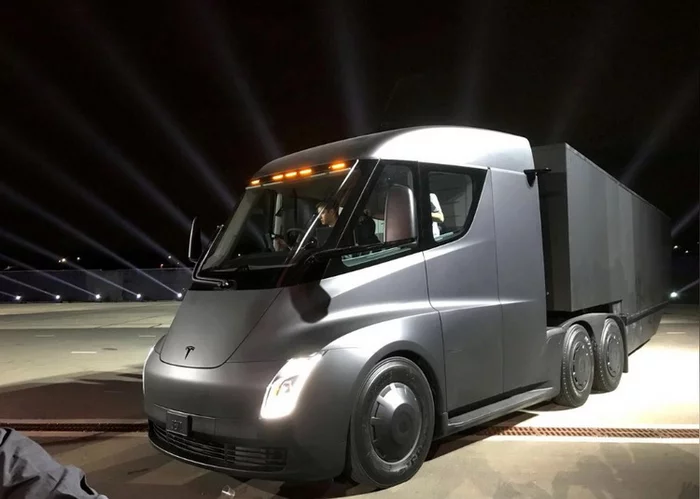 Илон Маск заявил, что электрический тягач Tesla Semi готов к массовому производству - Электромобиль, Фура, Новости, Электричество, США, Илон Маск, Технологии, Дальнобойщики, Tesla Semi