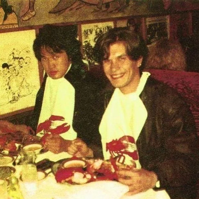 Виктор Цой и Юрий Каспарян в США, 1990 год Виктор Цой, Юрий Каспарян, Музыканты, Группа КИНО, США, Фотография, Память, Длиннопост Виктор Цой и Юрий Каспарян в США, 1990 год Виктор Цой, Юрий Каспарян, Музыканты, Группа КИНО, США, Фотография, Память, Длиннопост