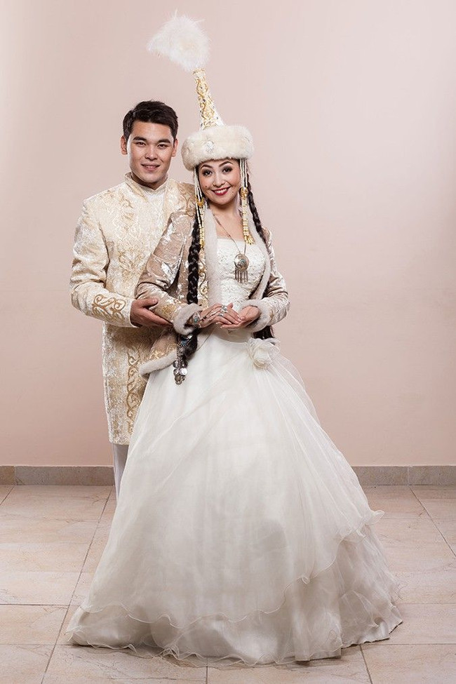 Свадебный казахский костюм