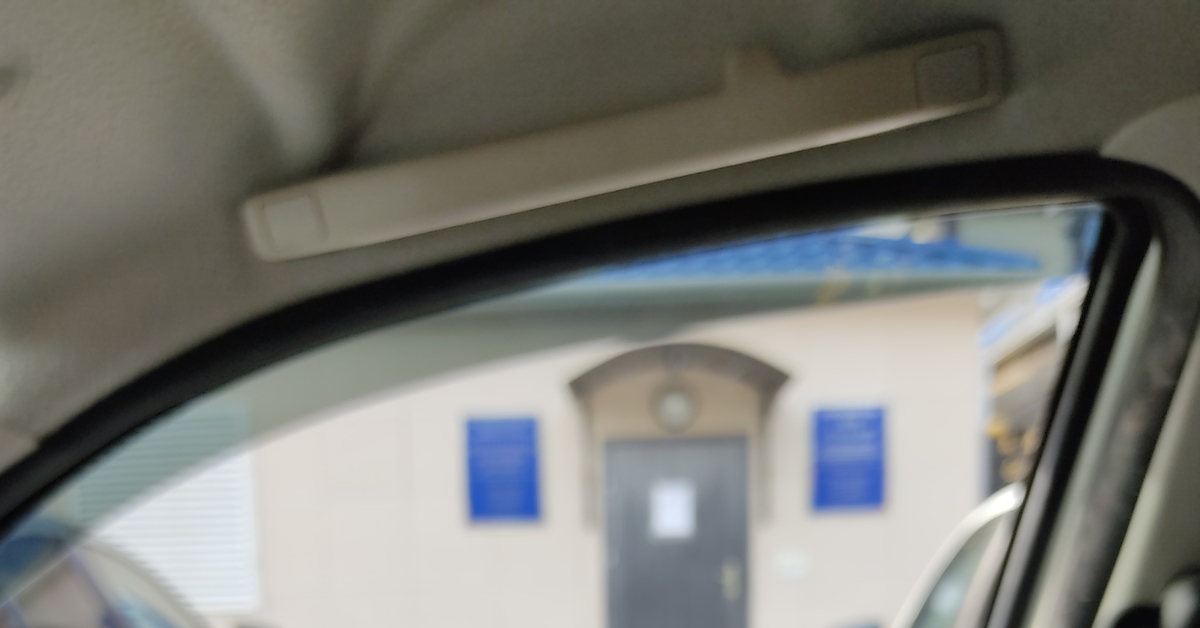 Ребята, кто шарить пошла трещина на стекле в виде паутинки на лобовом ...