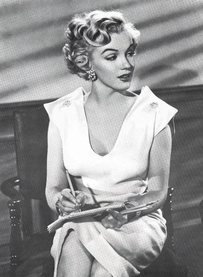 Gorgeous Marilyn. - Marilyn Monroe, Celebrities, Cinema, Story, The photo, Black and white photo, 1951, Video, Longpost