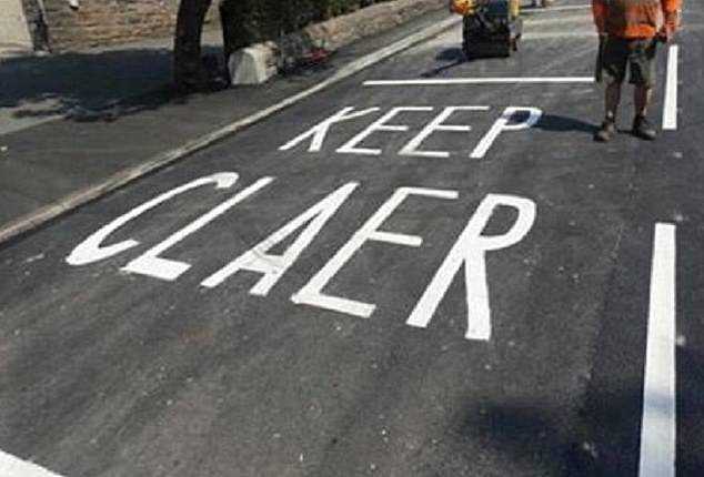 British Jamshoots are mastering the profession of road workers - Great Britain, Road works, Markup