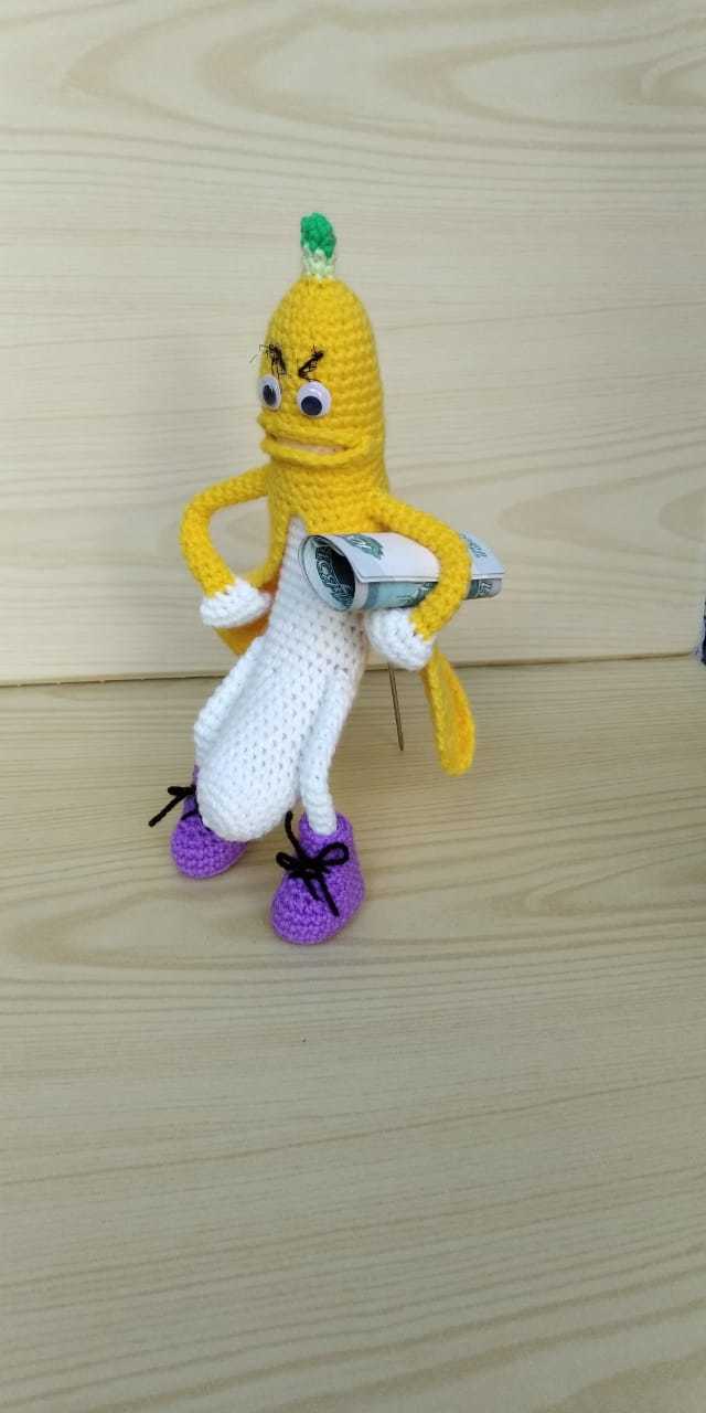 Banana is a bully - My, Banana, Knitting, Funny, Humor, Needlework without process, Longpost