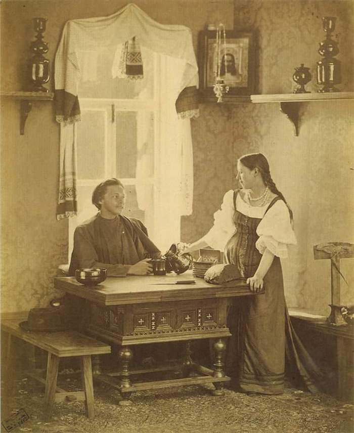 Treat - Российская империя, Russia, The male, Female, Everyday life, Black and white photo, Men, Women