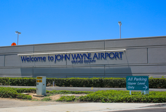 В США потребовали переименовать аэропорт имени Джона Уэйна Новости кино и сериалов, Джон Уэйн, Аэропорт, Фотография, Длиннопост