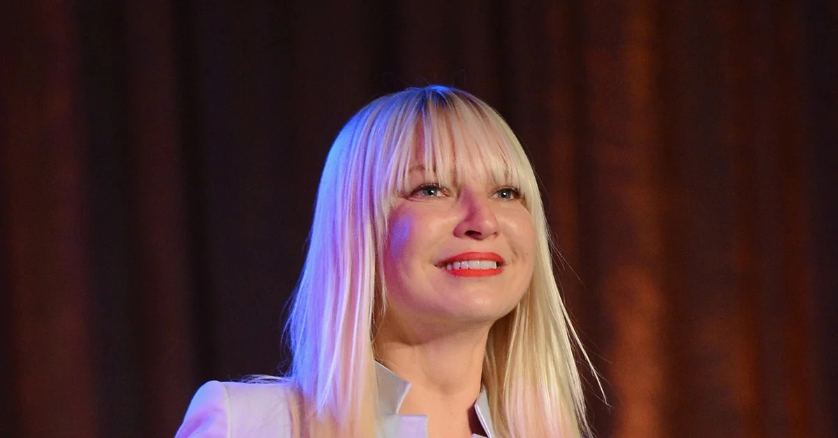 Сиа австралийская певица биография. Сиа певица. Sio певица. Sia фото певицы. Sia в молодости.