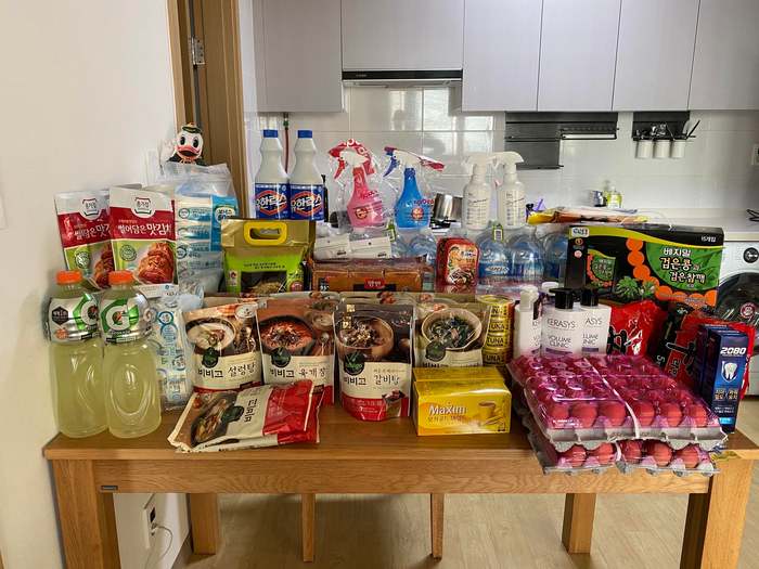 Небольшой паёк на время двухнедельной самоизоляции, который предоставляют власти Южной Кореи