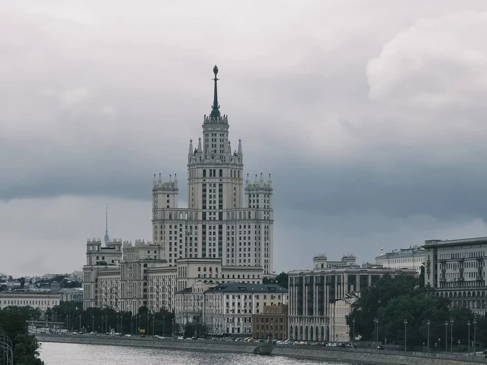 House on Kotelnicheskaya embankment - My, The photo, Straight, Stalinist architecture, Stalinskaya high-rise