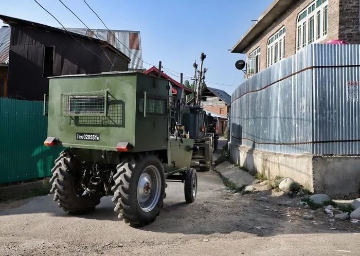 Peaceful Indian tractor. Ersatz armored vehicles - Armored vehicles, Ersatz, Longpost