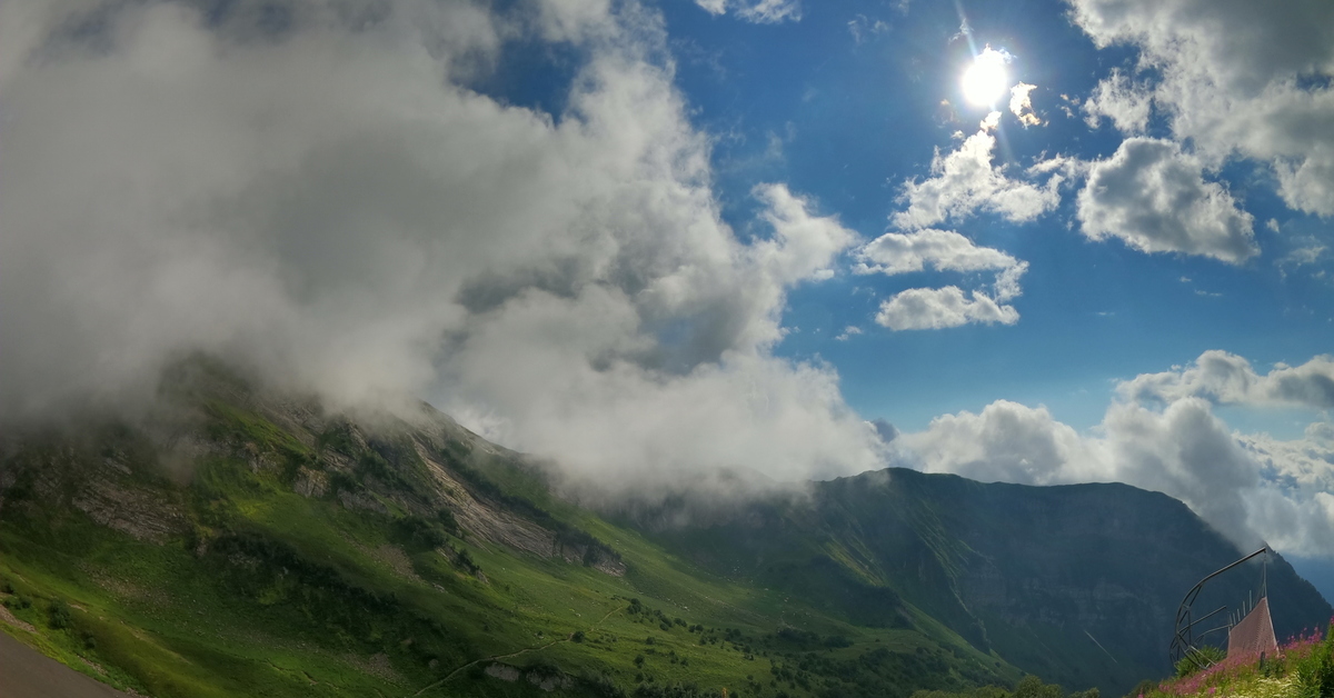 Село красная поляна. Аибга красная Поляна. Гора Аибга. Село Аибга красная Поляна. Горный хребет Аибга.