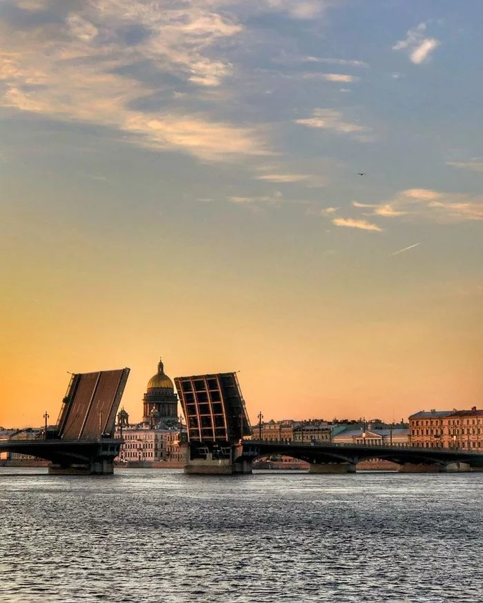 Good morning! - The photo, Good morning, Neva, Drawbridges, Blagoveshchensky Bridge, Saint Isaac's Cathedral, Saint Petersburg