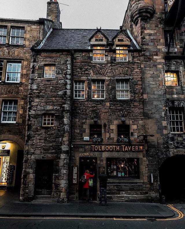 Tavern in Edinburgh, Scotland. Built in 1591 - Scotland, Tavern, Edinburgh, The photo