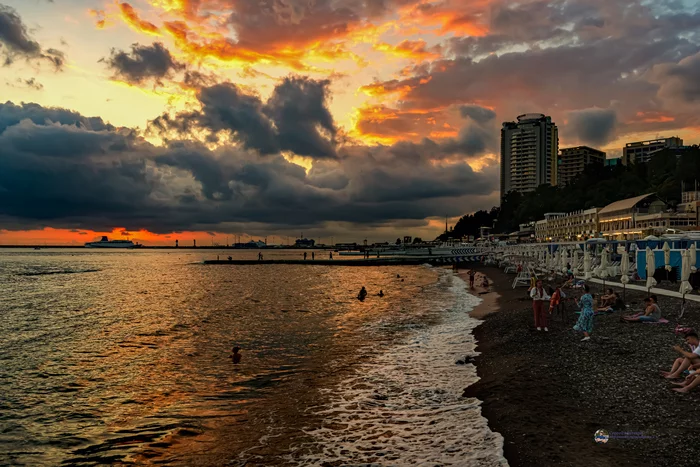 Beach Sunset - My, Sunset, Sea, Beach, Town, Resort, Before the storm, August, Summer