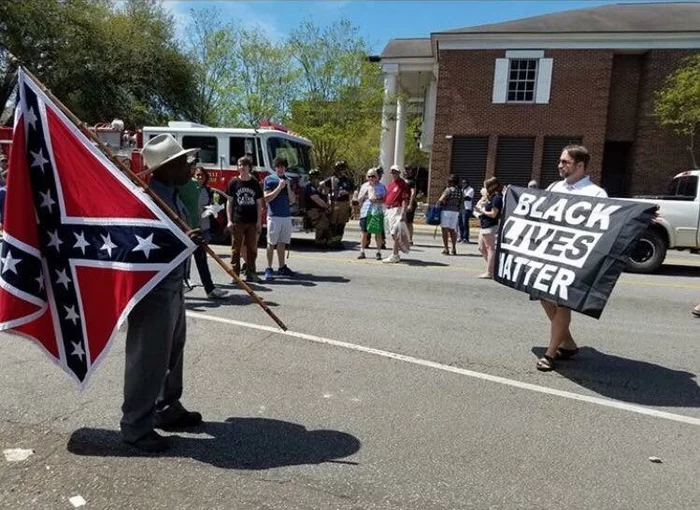 В этой фотке прекрасно всё - Black lives matter, Политика, США, Конфедерация, Флаг, Негры, Белые