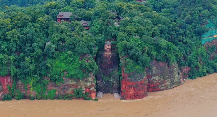 Meanwhile, massive floods in China - China, Flood, Buddha, Hydroelectric power station, news, Catastrophe, Video, Longpost