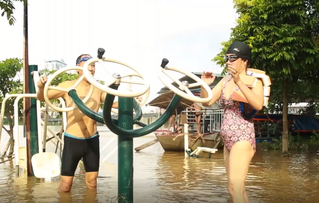 Rain is no problem for charging - Vietnam, And we don't care., Flooding, Charger