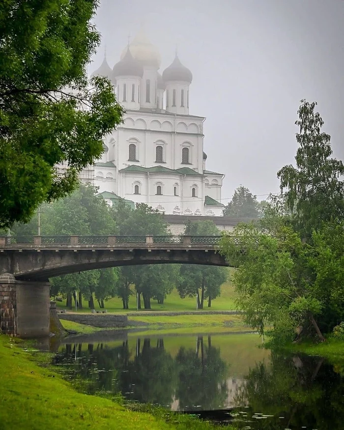 Pskov - The photo, Russia, Pskov, Temple, Church, River