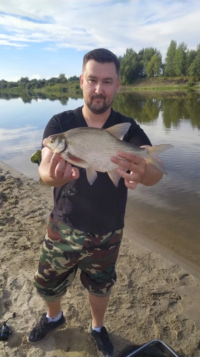 Caught big Bream on the Tour! - My, Fishing, Bream, Feeder, Lure, Tyumen, Rook, UAZ loaf, UAZ, Video, Longpost