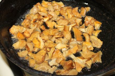 Homemade roast with chanterelles and chicken breast - My, Roast, Second courses, Chanterelles, Mushrooms, Meat, Recipe, Food, Cooking, Longpost