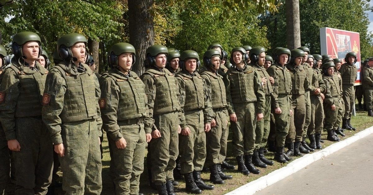 Солдаты н. Танкисты Кантемировской дивизии. Парадная форма танковых войск Кантемировской дивизии. 90-Я Гвардейская танковая дивизия. Кантемировская дивизия 2020.