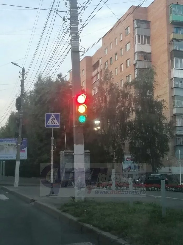 It was rush hour and everyone was running somewhere... - My, Traffic lights, Russia