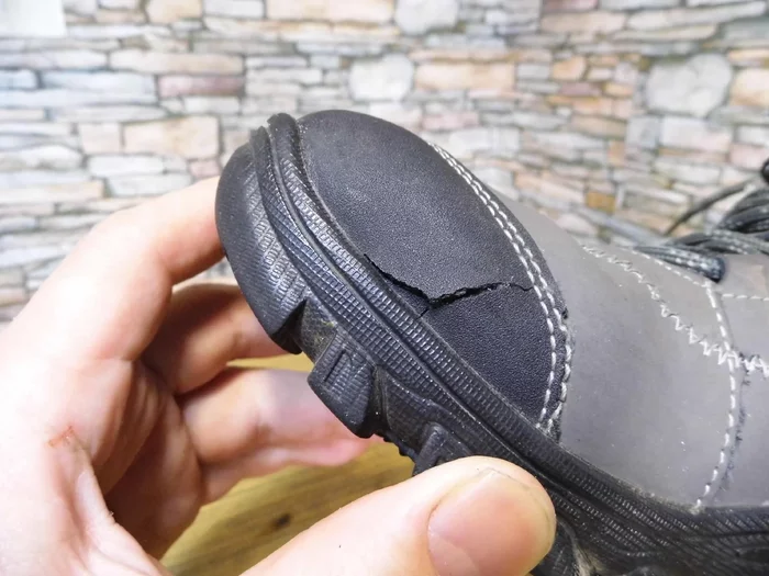 The polymer part on the toe of the boots tore - My, Shoe repair, Wet noses, Patch, Mat, Longpost, Shoes