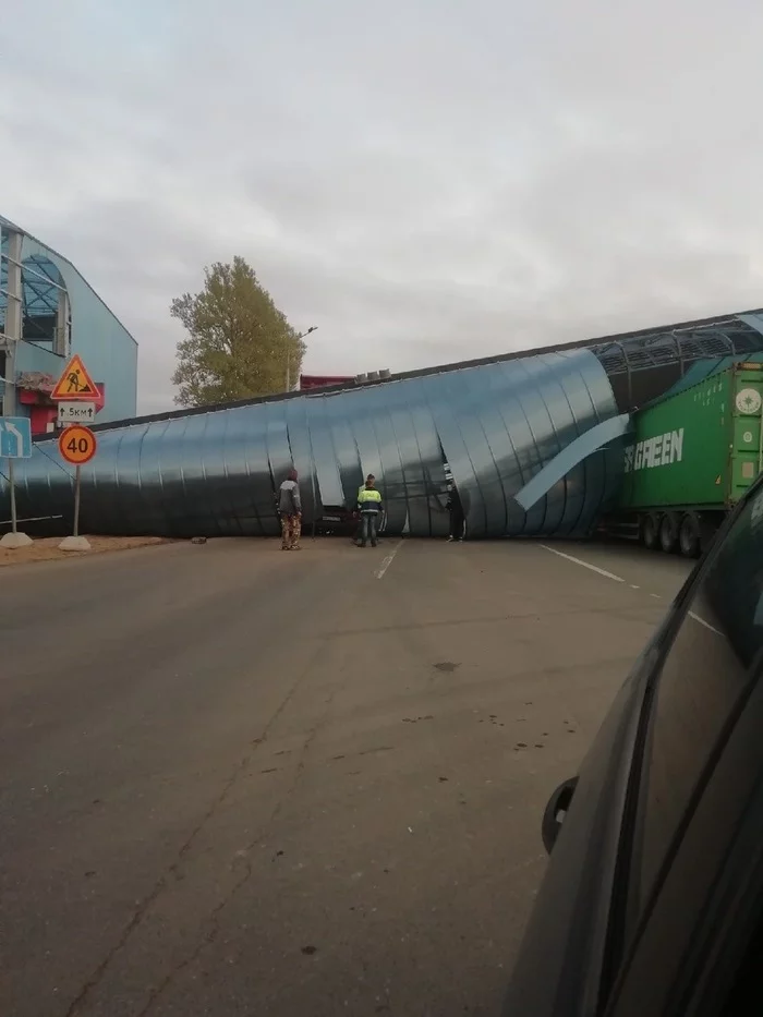 Dump truck demolished overpass in Lyuban - Dump truck, Road accident, Leningrad region, Video recorder, Video