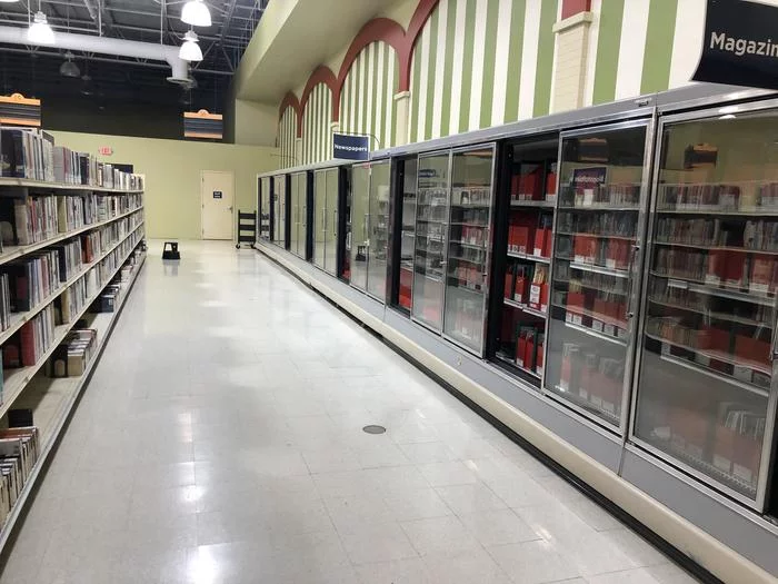 Food for thought: during the reconstruction of the library building, the old grocery store was used as a temporary library - The photo, Library, Score, Repair, Reddit