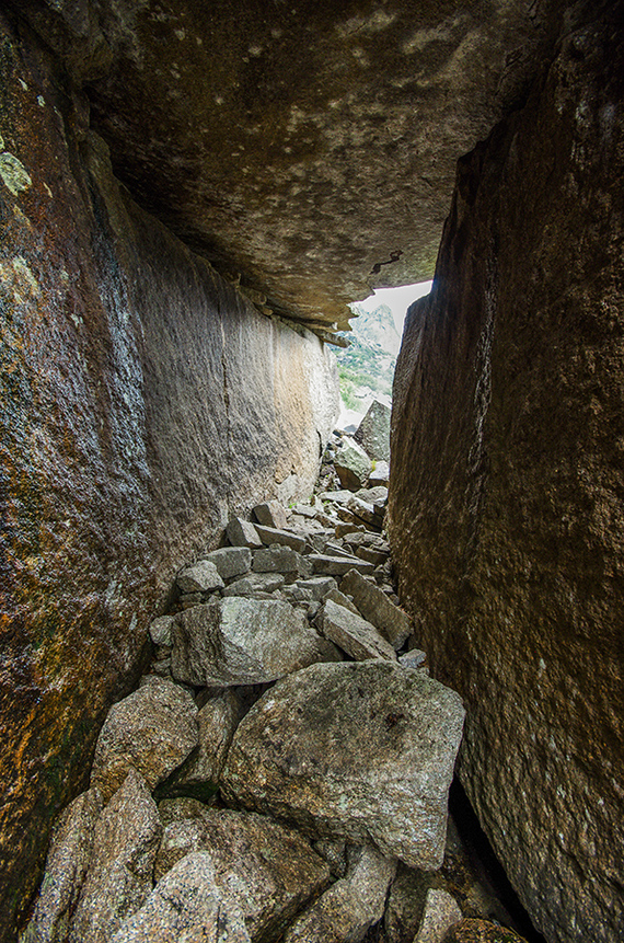 Mysterious corridor in front of the waterfall - My, Ergaki, Travels, Landscape, Photo tour, Waterfall, Wild tourism, Holidays in Russia, Leisure, Longpost