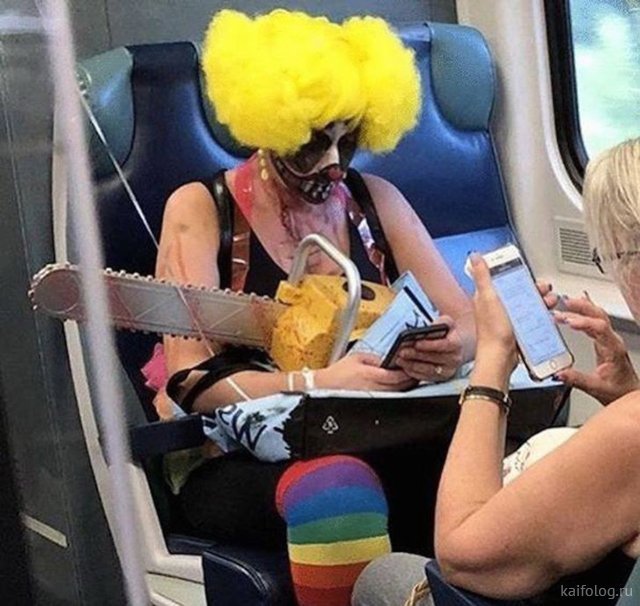 - I hate clowns! - Humor, Clown, Costume, Пассажиры, Freaks