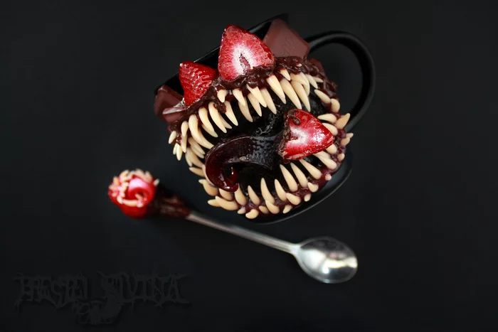 Predatory kit made of polymer clay - My, Polymer clay, Decor, Кружки, Beer mug, Surrealism, Kripota, Longpost, Needlework without process, Strawberry, , Chocolate, Strawberry plant, Strawberry (plant)