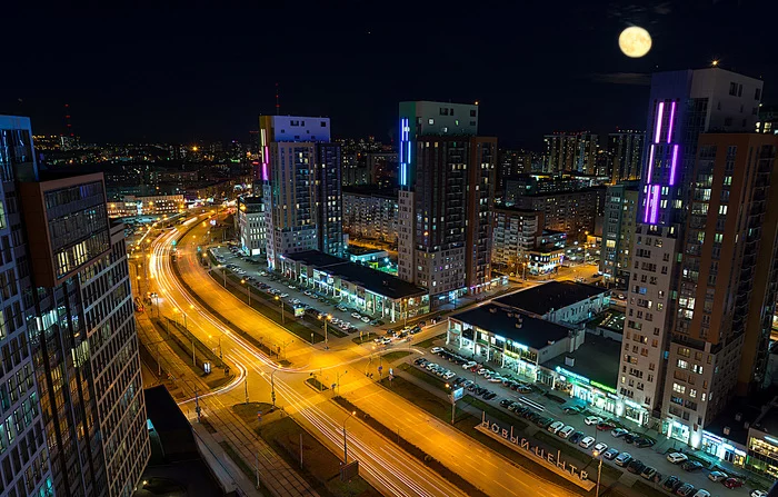 Evening Perm - My, Permian, The photo, Full moon, Evening, , Roofing, Sky, Night city, Freezelight, Ruffers