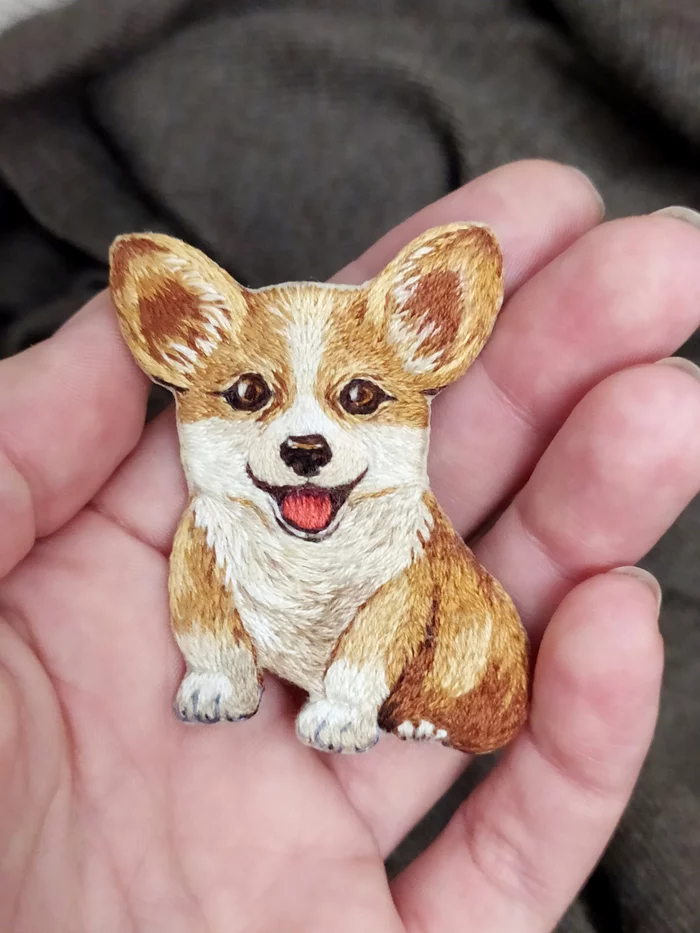 Corgi brooch - My, Dog, Corgi, Embroidery, Satin stitch embroidery, Needlework, Needlework with process, Decoration, Handmade, Brooch, Floss, Longpost