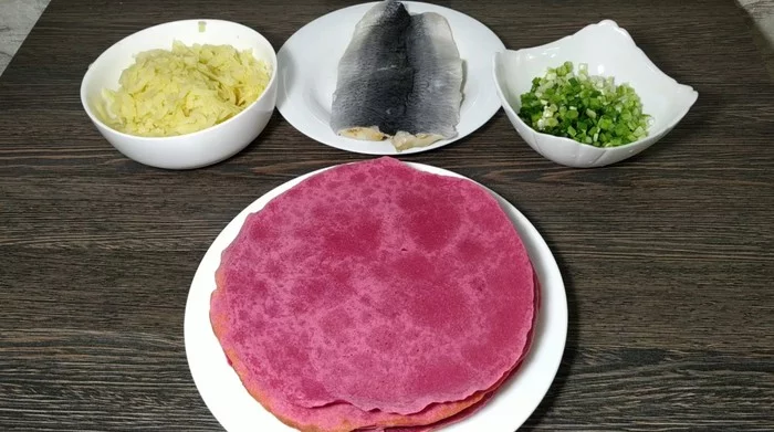 SNACK for the HOLIDAY Table! FUR COAT in a new way. Beetroot Pancakes with Herring. Blini rolls - My, Video recipe, Snack, Herring, Pancakes, Rolls, Video, Longpost, Cooking, Herring under a Fur Coat, Recipe