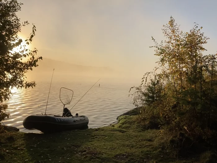 «Тоска по лету» - Моё, Надувная лодка, Туман, Рыбалка, Фотография