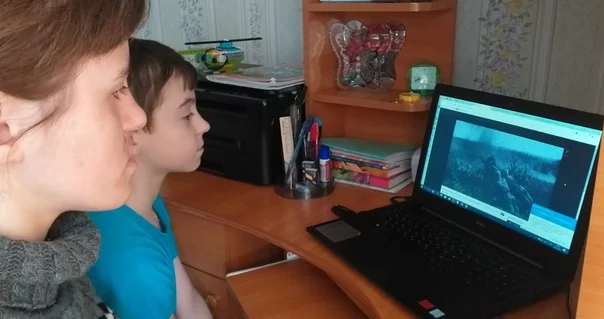 Chairman of the Council for the Development of Civil Society and Human Rights (HRC) V. Fadeev proposed to issue computers to poor families - Children, School, Pupils, Remote work, Parents, Tablet, Computer, Studies