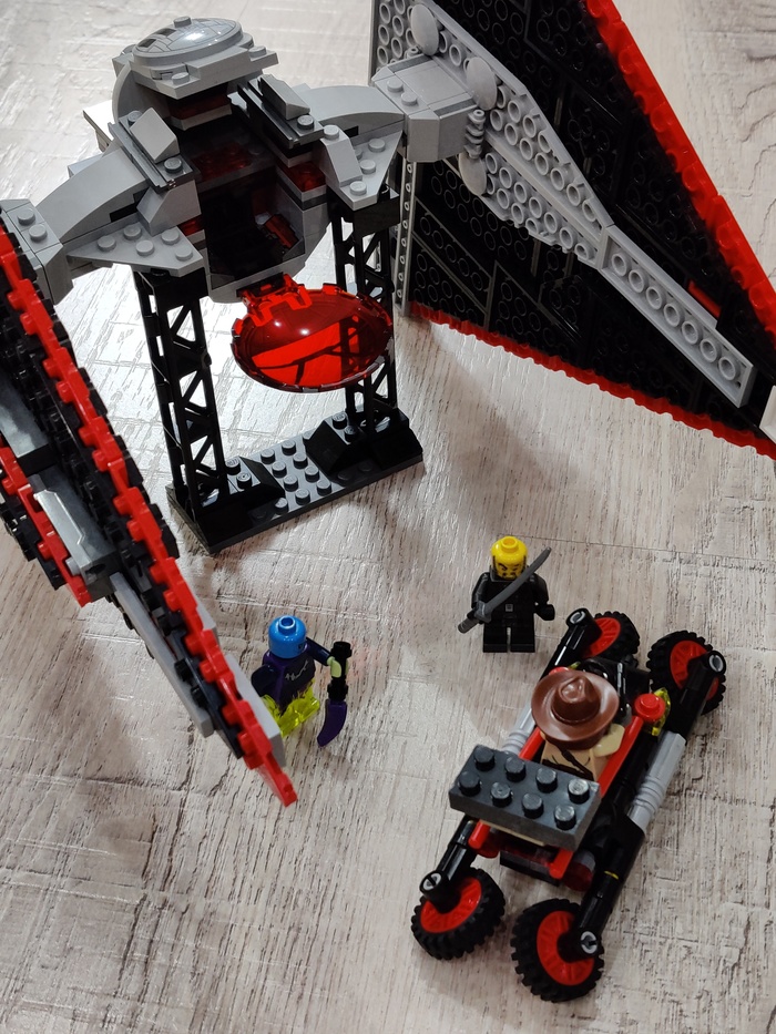    LEGO,   
