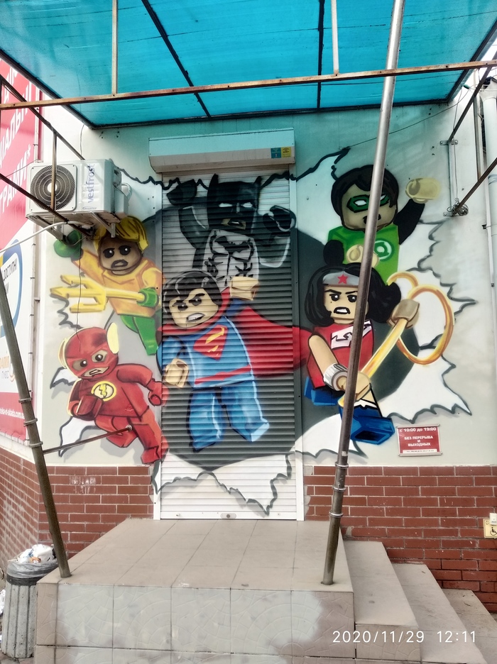 Justice League. LEGO Cut , -,    DC Comics