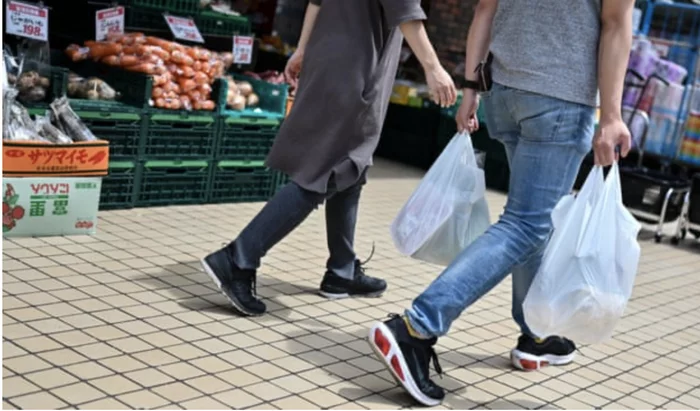 After the introduction of fees for bags in Japanese stores, thefts began to increase more often - Japan, Ecology, Package, Theft, Plastic, Waste recycling, Garbage