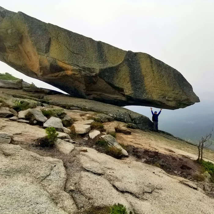 HAVE YOU TRIED TO MOVE 600 TONS? AND HOLD? - My, Ergaki, Hanging Stone, Krasnoyarsk region, The photo, Nature, Amazing, Longpost