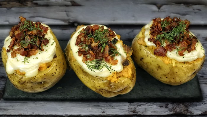 Potatoes are not crumbs! - My, Baked potato, Steak, Bacon, Cooking, Food, Ready, In the oven, Video recipe, Video, Longpost