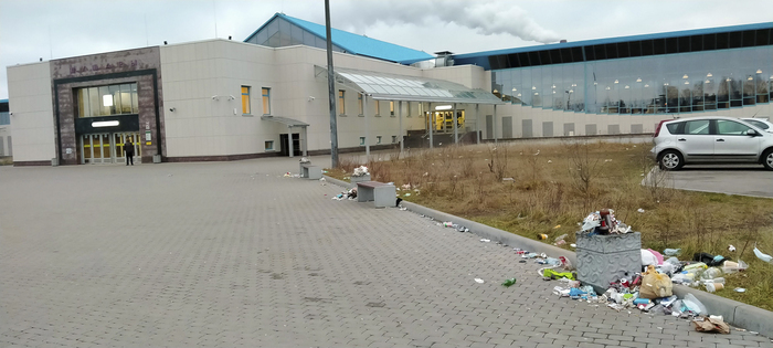 Кто и как убирает улицы в Санкт-Петербурге