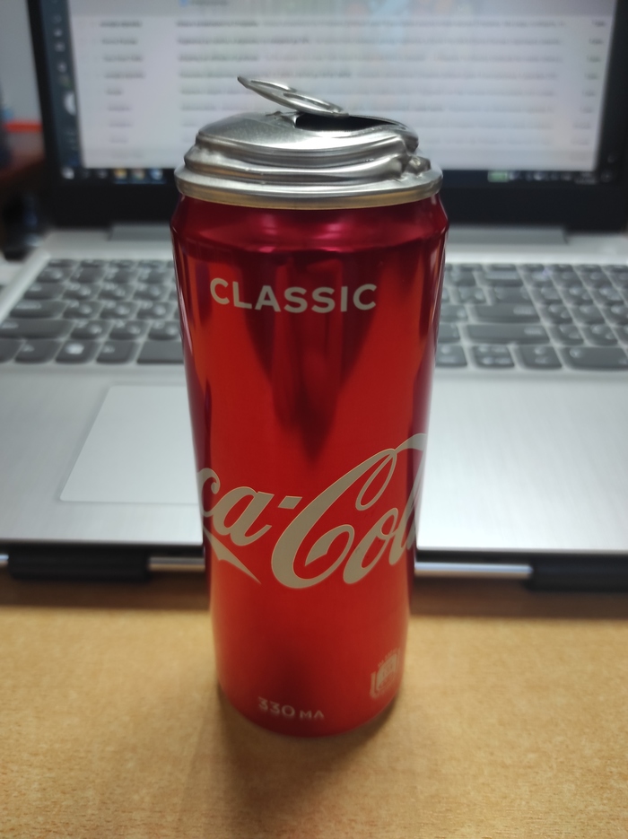 Новая форма банки Coca Cola