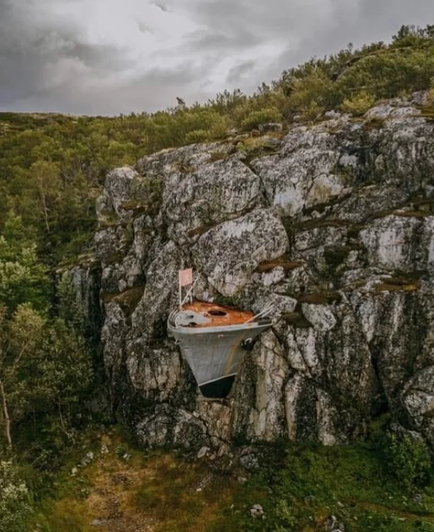 Stuck - Minesweeper, Monument, The rocks, Murmansk region