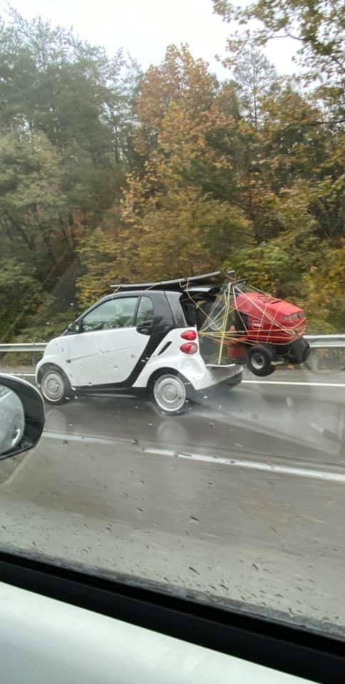 Economical delivery - Smart, Auto, Cargo transportation, Humor