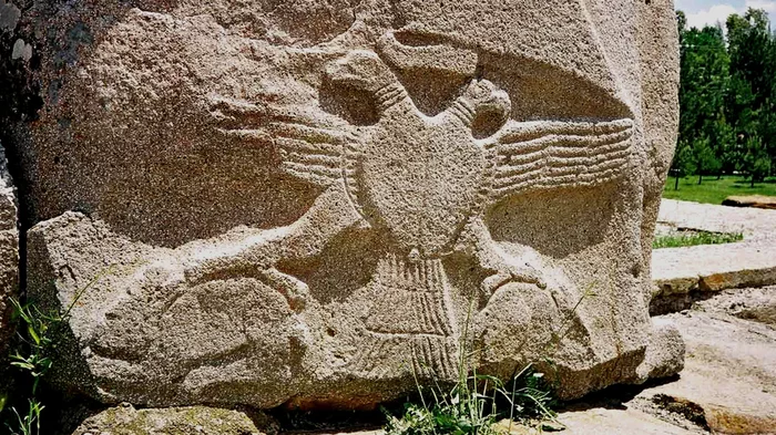 Anzud, Griffin, Gandaberunda - My, Coat of arms, Symbols and symbols, Eagle, Double-headed eagle, Two heads, Mythology, Sumerian-Akkadian mythology, Heraldry, Hittites, Sumerians, Birds, Bas-relief, Longpost