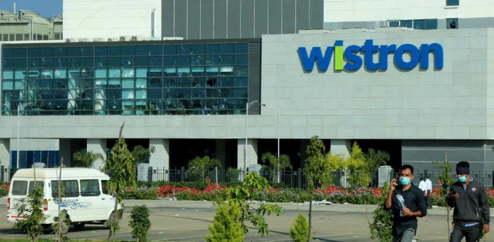 Apple checks supplier after worker rampage at Wistron plant in India - Apple, Расследование, Longpost, news